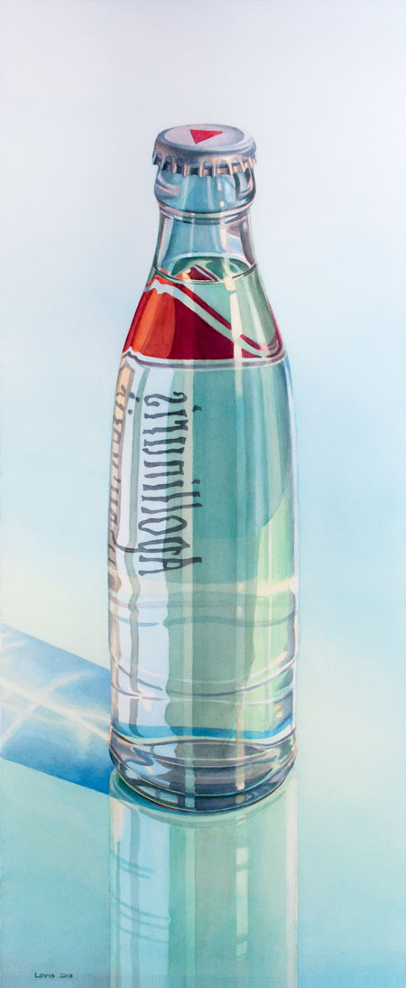Apollinaris: Apollinaris Wasser Flasche auf reflektierender Fläche stehend. Aquarell, 120 x 50 cm. Artwork by Petra Levis